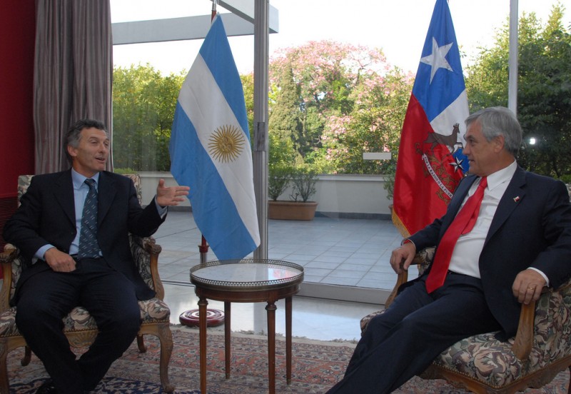 Presidente Macri no asiste a actos del 5 de Abril 2 Baires. Abril 8 de 2010. El Jefe de Gobierno porteño, Mauricio Macri, se reunió en la tarde de hoy con el presidente de la República de Chile, Sebastian Piñera, en la Embajada de ese país, en el marco del primer viaje que realiza desde que asumió la presidencia.- Foto Guillermo Viana-gv/GCBA.-
